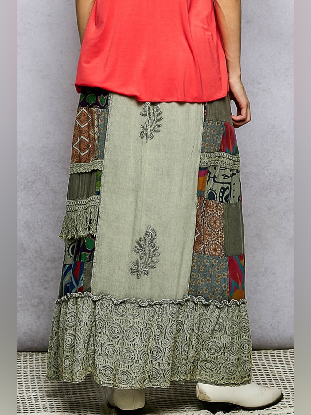 ✨ POL Printed Patchwork Embroidered Ruffled Skirt ✨🛍️ - Picture 3 of 7